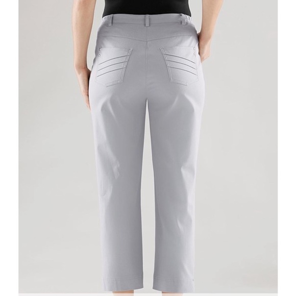 Pocket Detail Capri‎ Pant - Picture 6 of 6